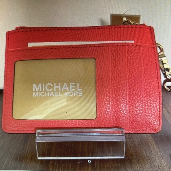 Michael Kors red Jet Set wristl/coin purse, card slots - Picture 3 of 3